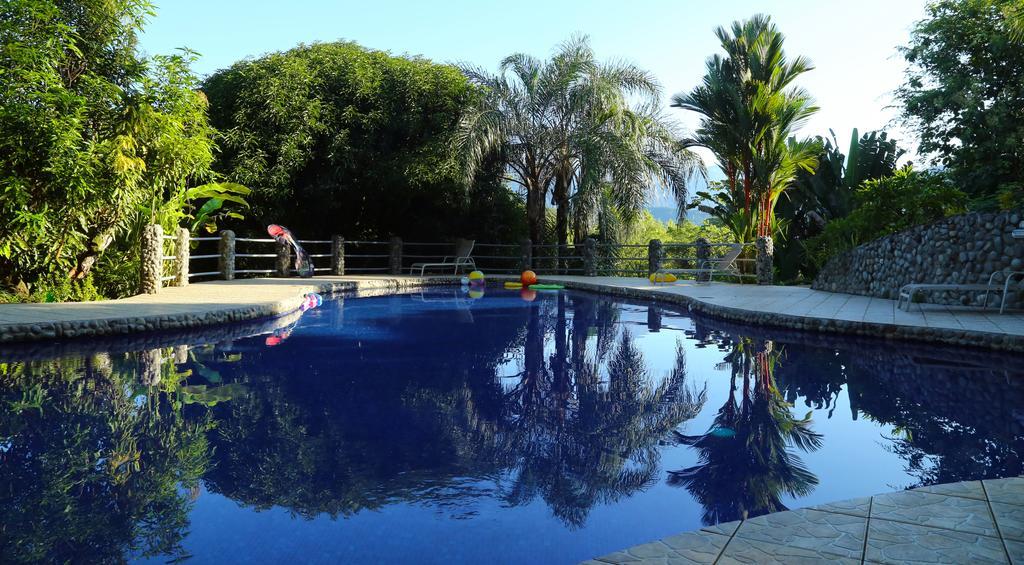 Blue Banyan Inn Quepos Exterior photo