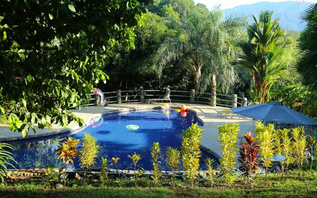 Blue Banyan Inn Quepos Exterior photo
